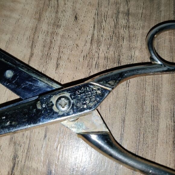 Vintage Radiant Golden Age Rustless Scissors - by Richards of Sheffield England. - Picture 4 of 8